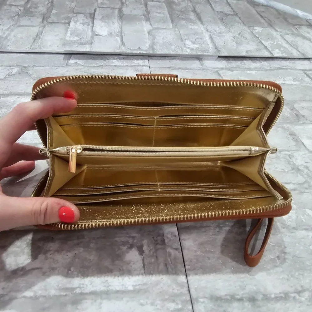 Women Wristlet Wallet Zip Around‎ Handbag Brown Leather? Gold Lined Fabric 9x5